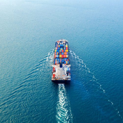vista-aerea-della-nave-da-carico-portacontainer-mare